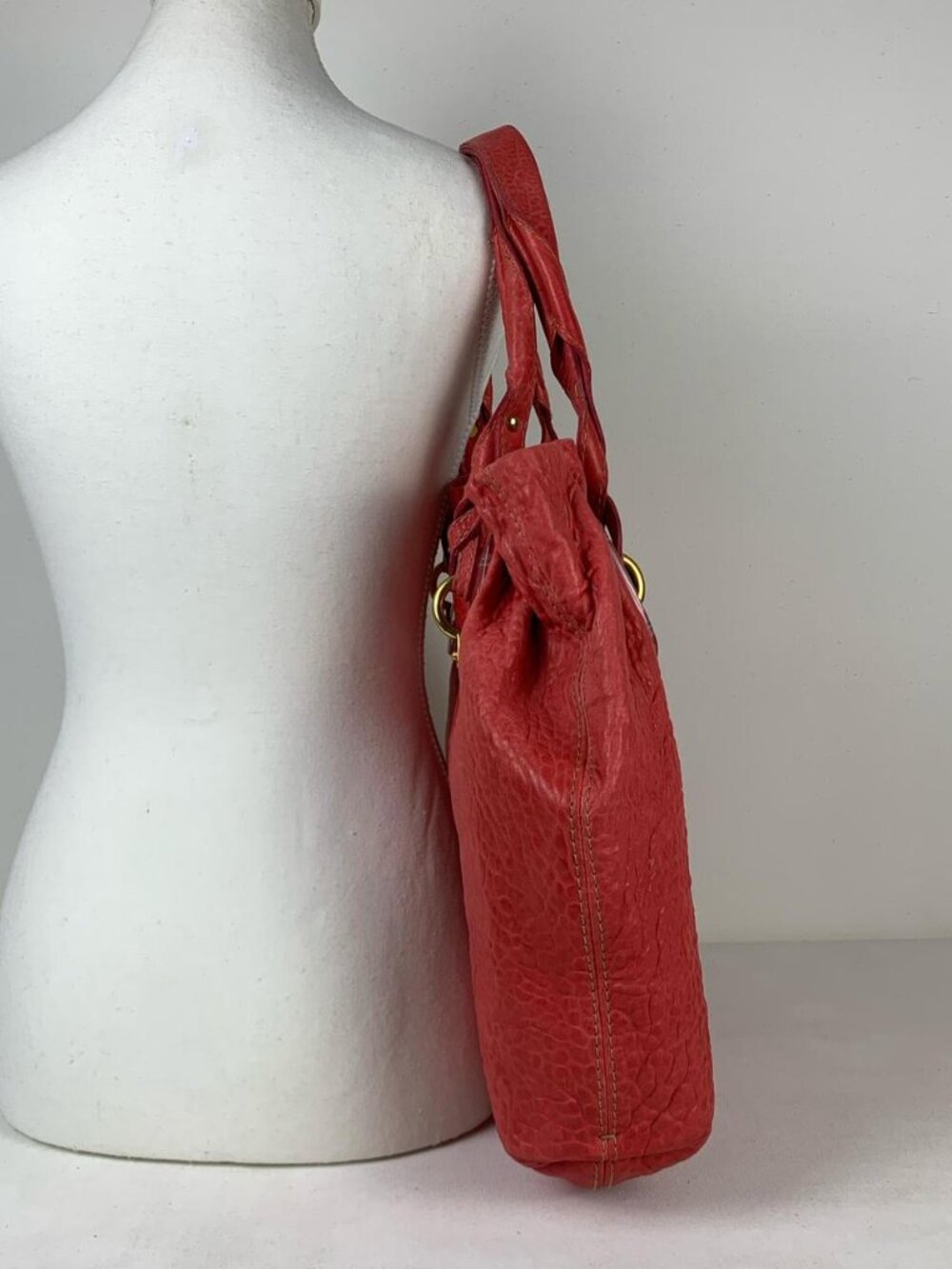 Donna Karan RARE Pink Red Leather Tote with Gold Hardware - Stylish & Durable! - Picture 4 of 8